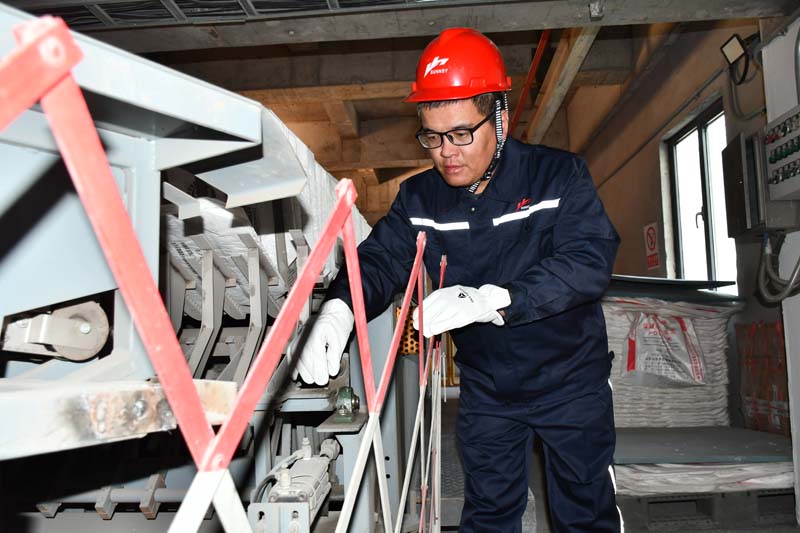 安丘职工现场工作