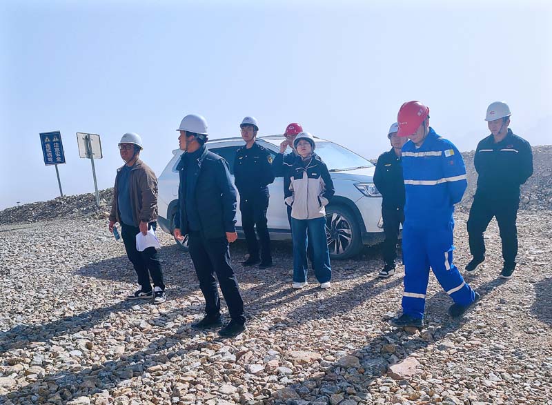 喀什地区应急管理局、英吉沙县应急管理局到英吉沙公司矿山开展安全生产检查-韩玉 (2) 喀什地区应急管理局、英吉沙县应急管理局到英吉沙公司矿山开展安全生产检查-韩玉 (2)